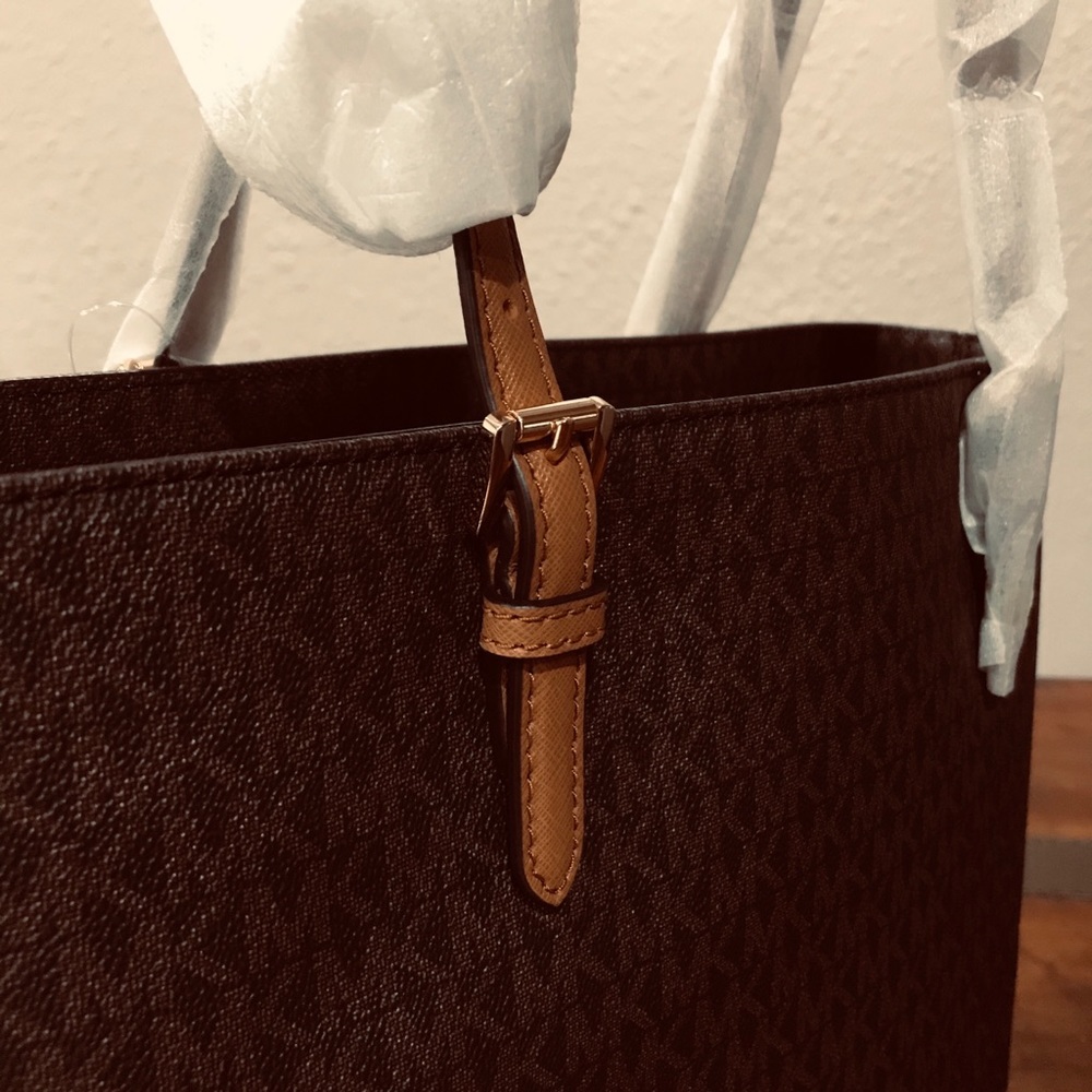 👜Michael Kors NS Jet Set with Large Fulton Clutch Zip Wallet, Brown Acorn - Picture 3 of 9